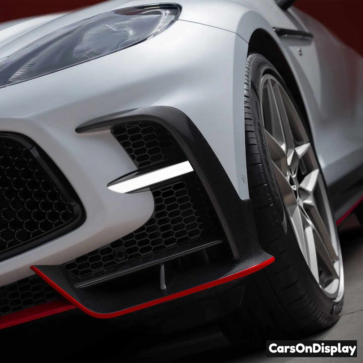 Aston Martin Dbx S
