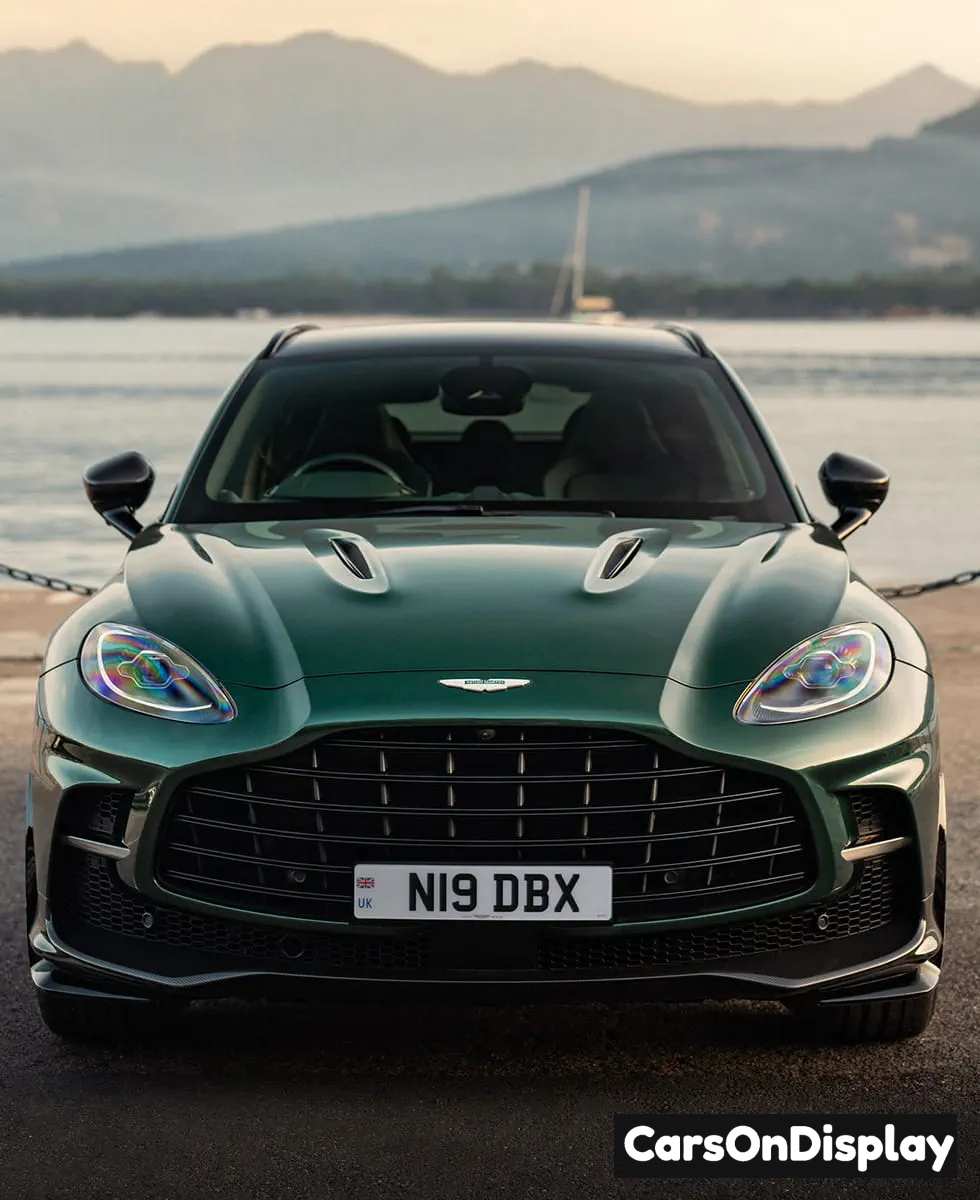 Aston Martin DBX707