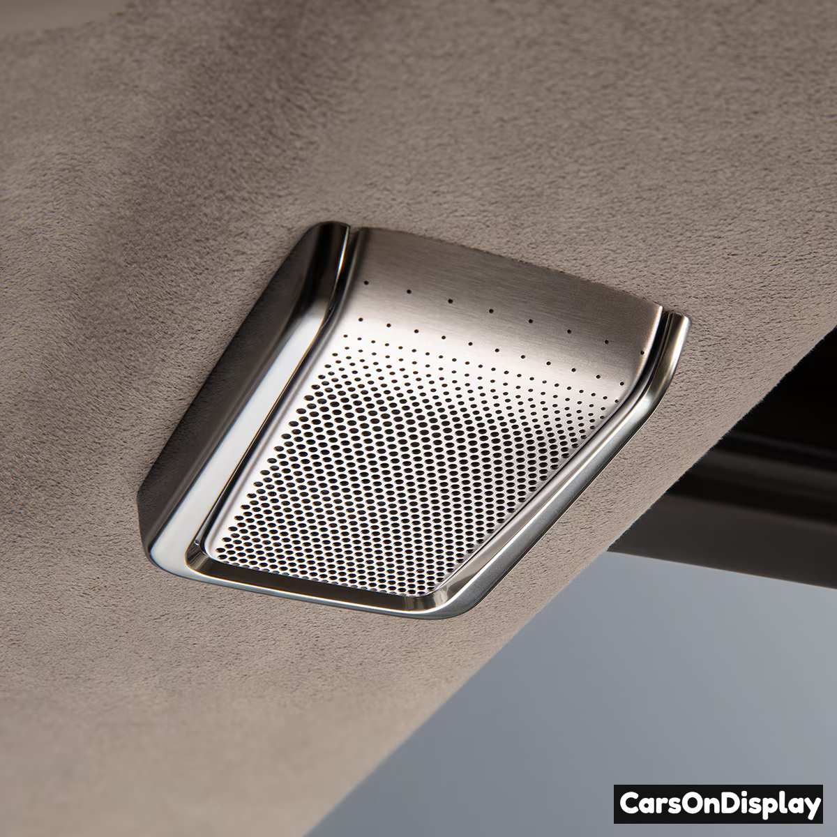 Cadillac Escalade ESV 2026 Interior microphones