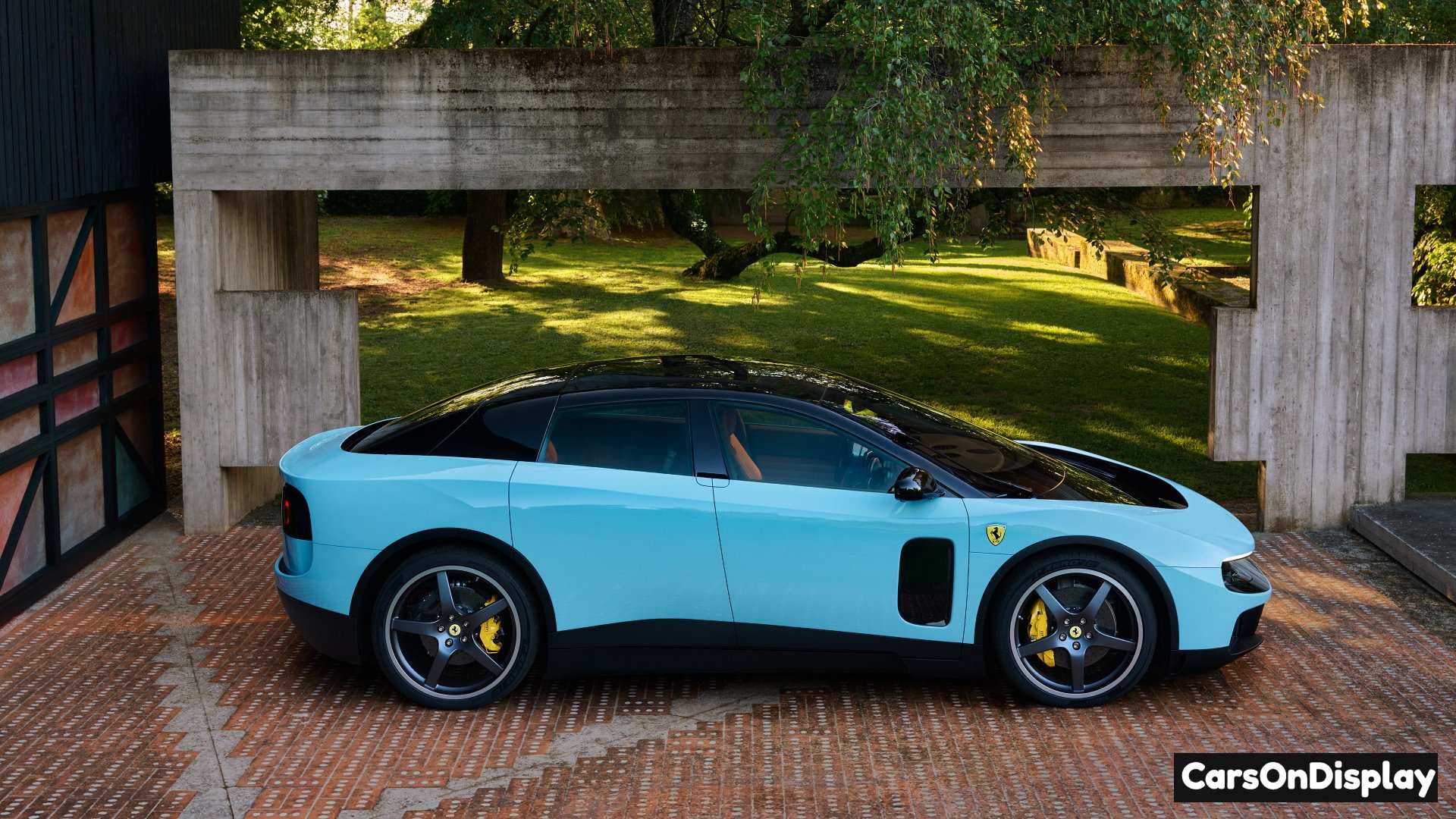 Ferrari Luce