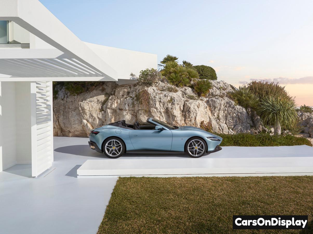 Ferrari Roma Spider