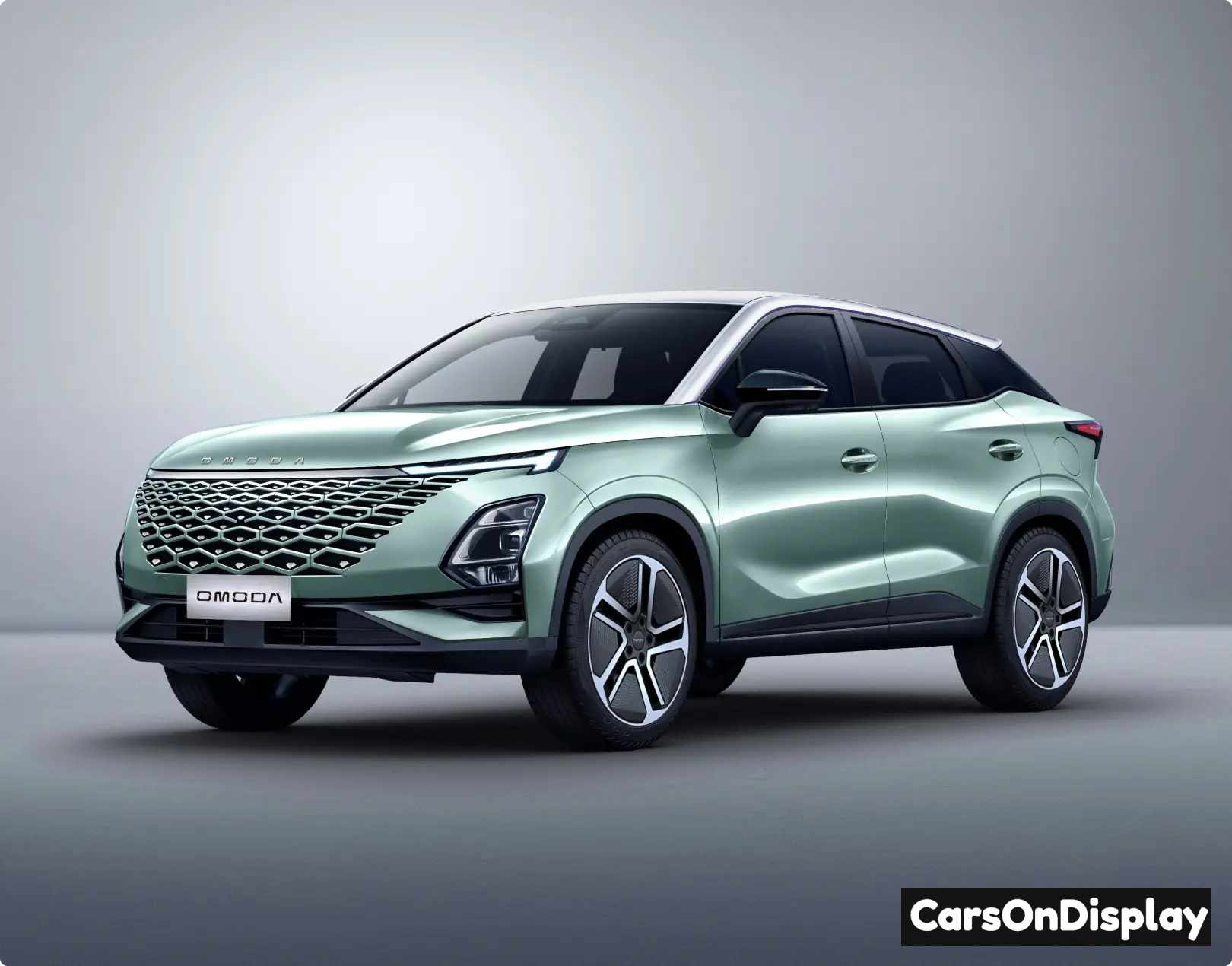 Omoda 5 Selenite White roof with Jade Green body