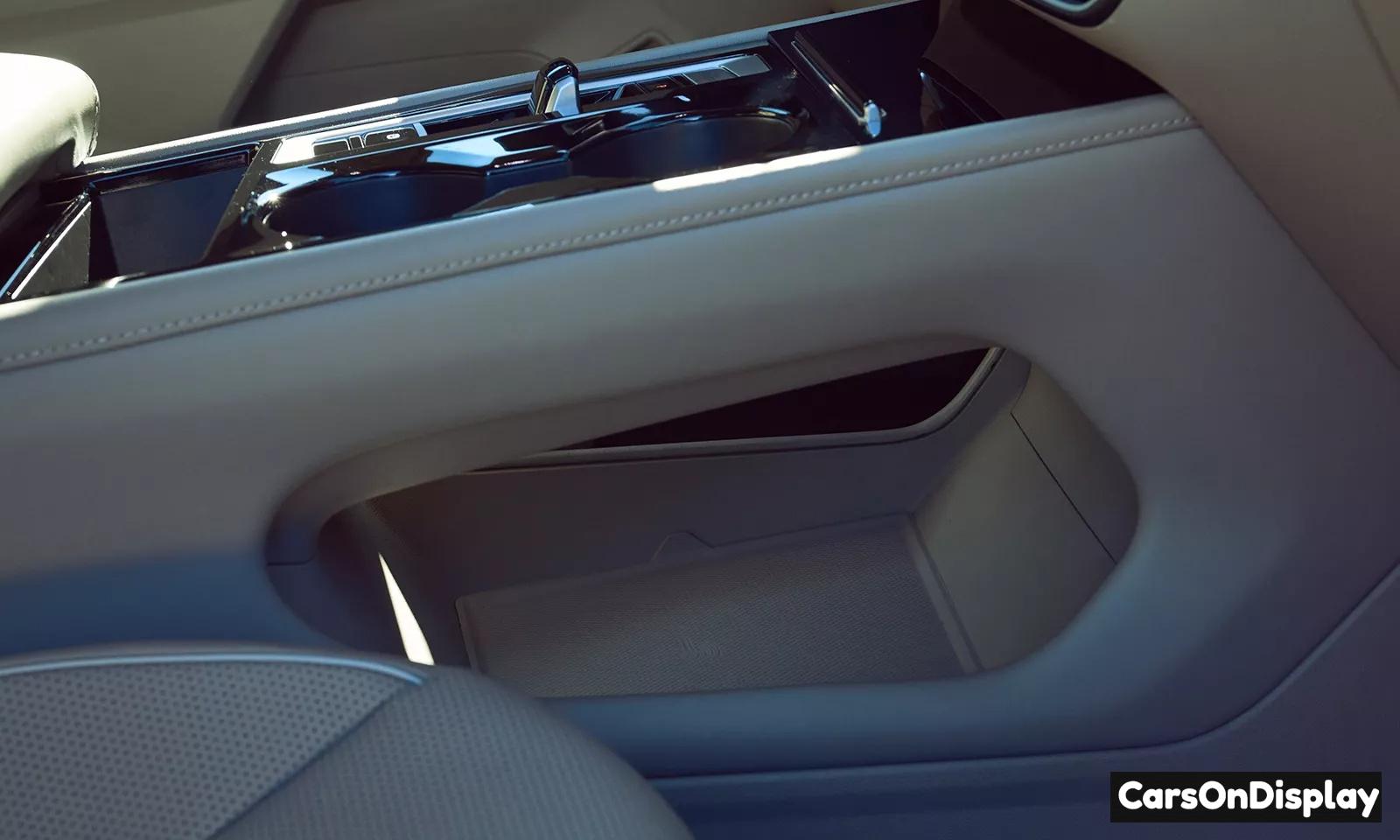 Volkswagen Atlas 2024 Center console cargo