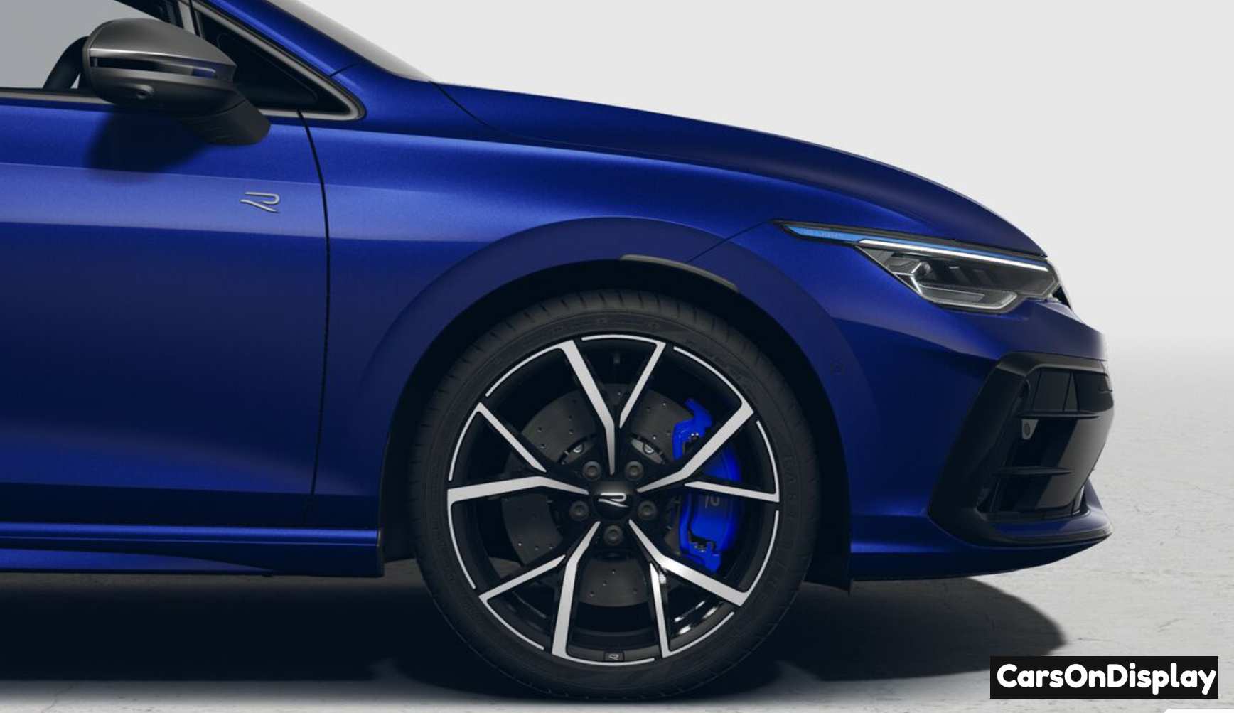 Volkswagen Golf R 19” Estoril alloy wheels